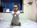 音楽が流れると！！　拍手して踊りだす赤ちゃん　生後９ヶ月