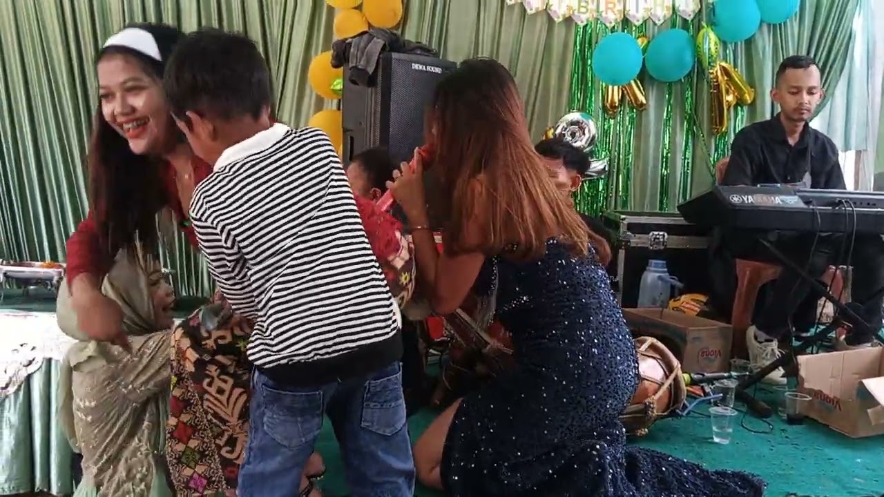 Dangdut hajatan pernikahan di kampung terpencil