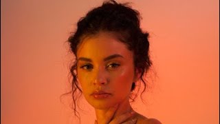 Sabrina Claudio - How Deep Is Your Love