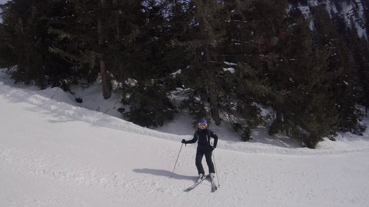 Skiing Fontaine Froide red run