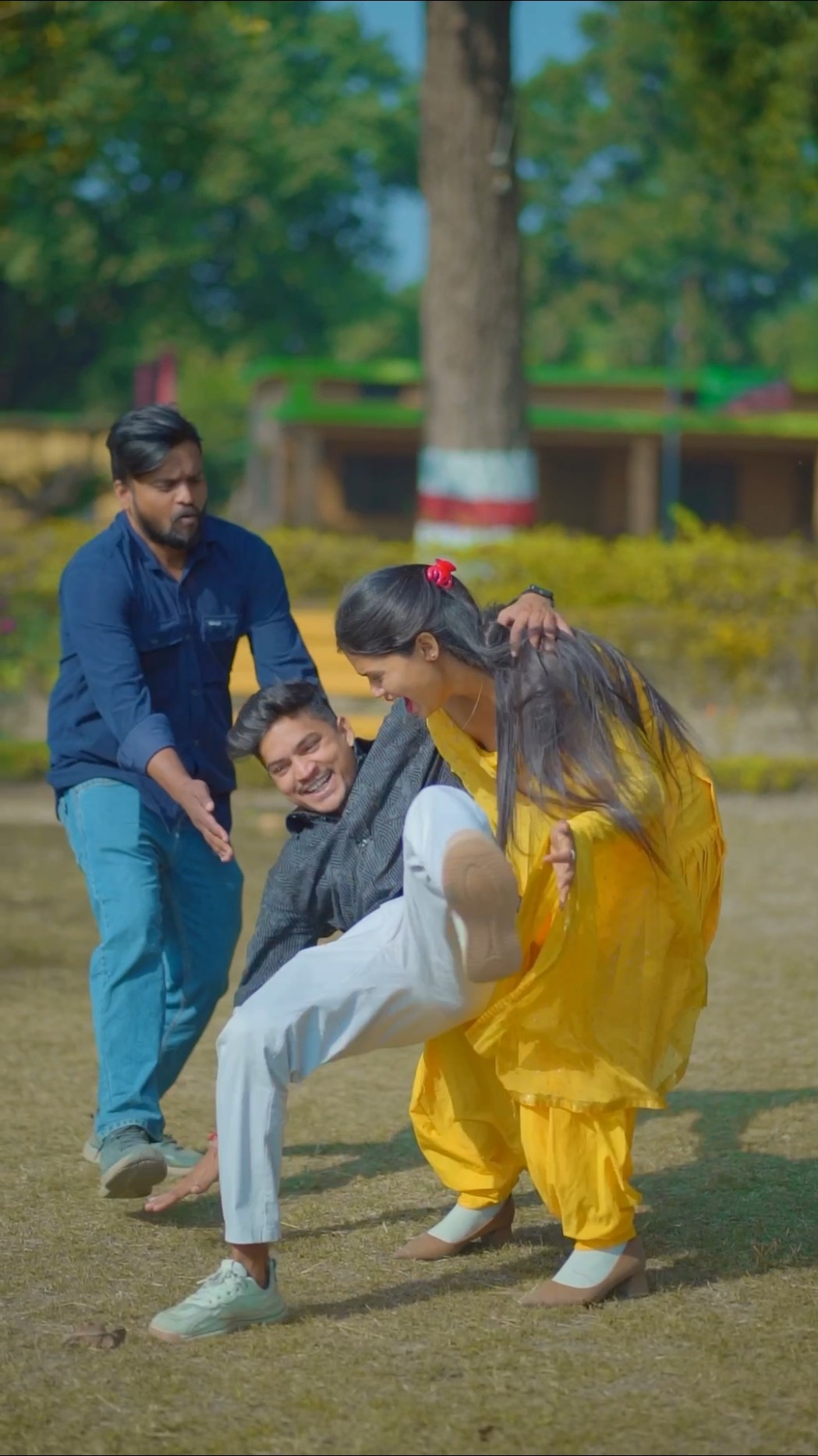 Mohrat achha h chal sadi kr lete h