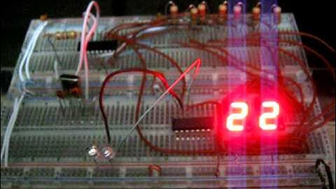 Contador Led 2 dispalys 7 segmentos Pic 16f84a . AVI