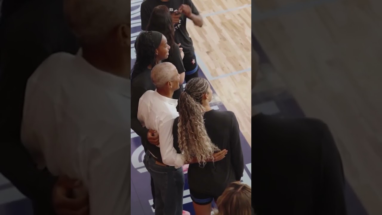 Y’all mind if Gabby Williams and Barack Obama link up real quick?#allstarweekend