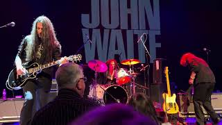 JOHN WAITE- BACK ON MY FEET AGAIN & WHOLE LOTTA LOVE Cover Closes Incredible Show Clearwater 1/30/26