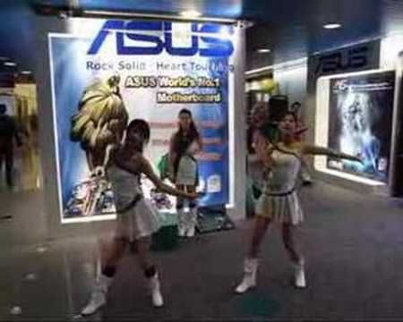 Computex 2008 AMD Ms AMD Dance