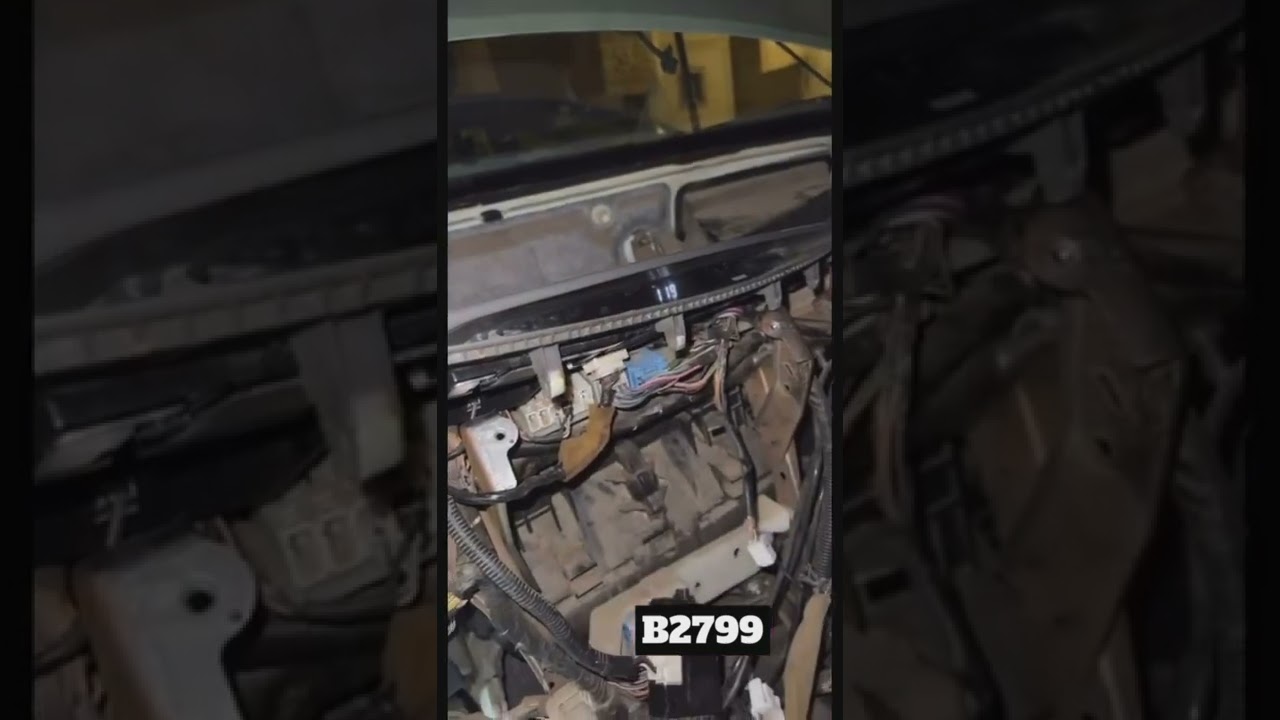 كامري ٢٠١٠ ماتشتغل وطالع كود B2799