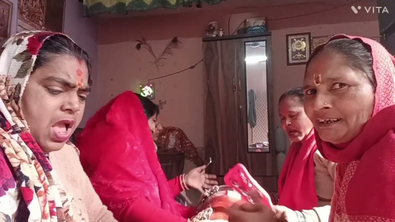 अपने सर से ना चुनरी उतार मैया तेरी चुनरी में सृष्टि का भार मैया,🙏🙏