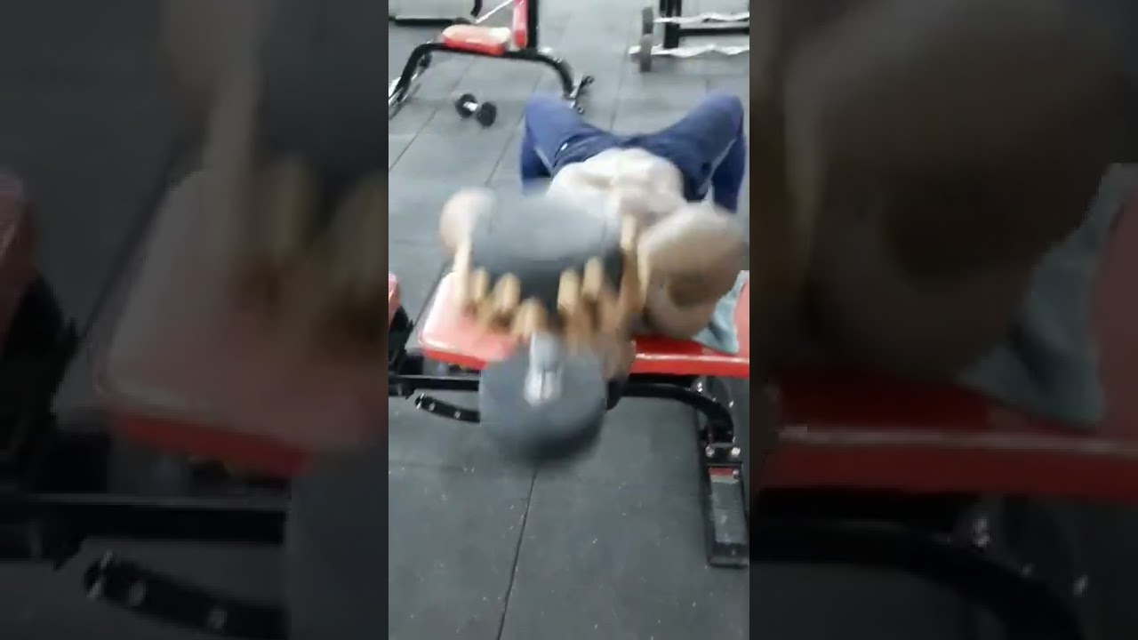 skull crusher exercise tech