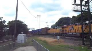 UP 8214, 4714 lead eastbound stack