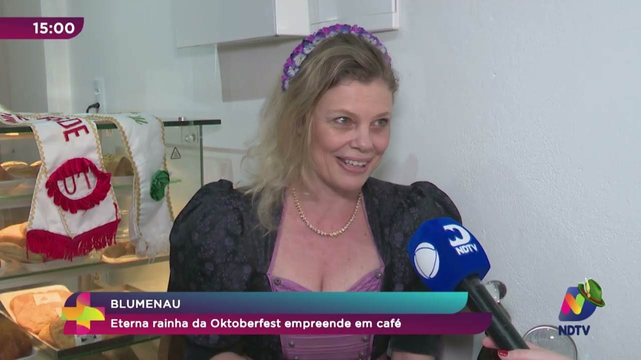 Blumenau: eterna rainha da Oktoberfest empreende em café na rua XV