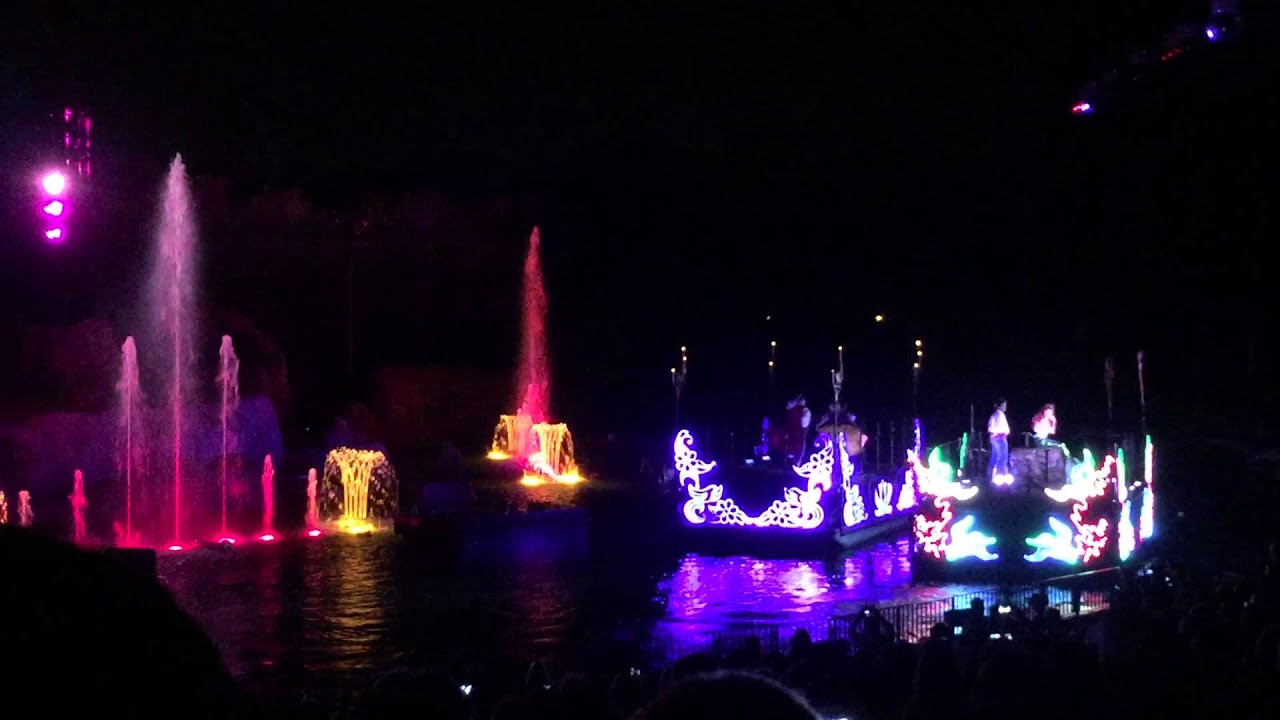 disney hollywood studios theme park insider Fantasmic - Hollywood Studios