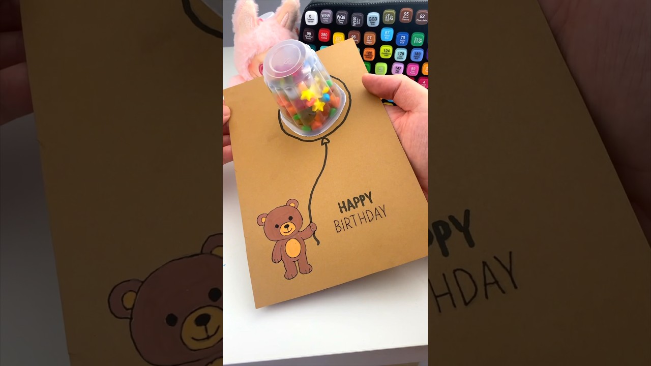 Внутри этой открытки вас ждет сюрприз — конфетка 🎈🍭 