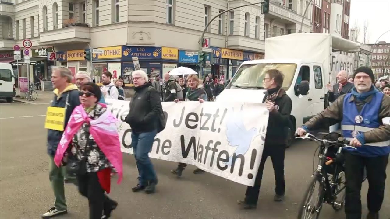 thousands-protest-in-berlin-against-arms-shipments-to-ukraine-youtube