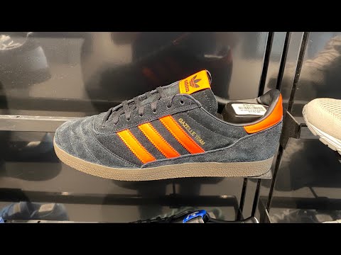 ★★Adairs★★ Gazelle Team Black Orange II0006 hqdefault.jpg