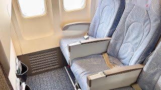 FLY AIR CHINA Economy Class Front Row SEAT Review CA420 Boeing B737-800/8 From Hong Kong ChongQing