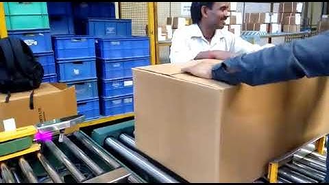 SIGNODE MAKE RANDOM CARTON TAPING MACHINE AND AUTOMATIC STRAPPING MACHINE