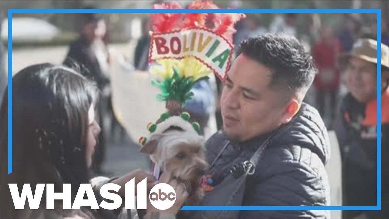 Bolivia celebrates its bicentennial with a dog parade