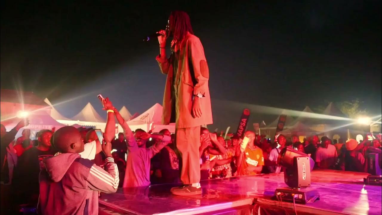 performing on stage is Jay Rox with the song autopilot YouTube