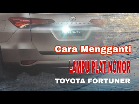 Video: Menggantikan lampu plat lesen