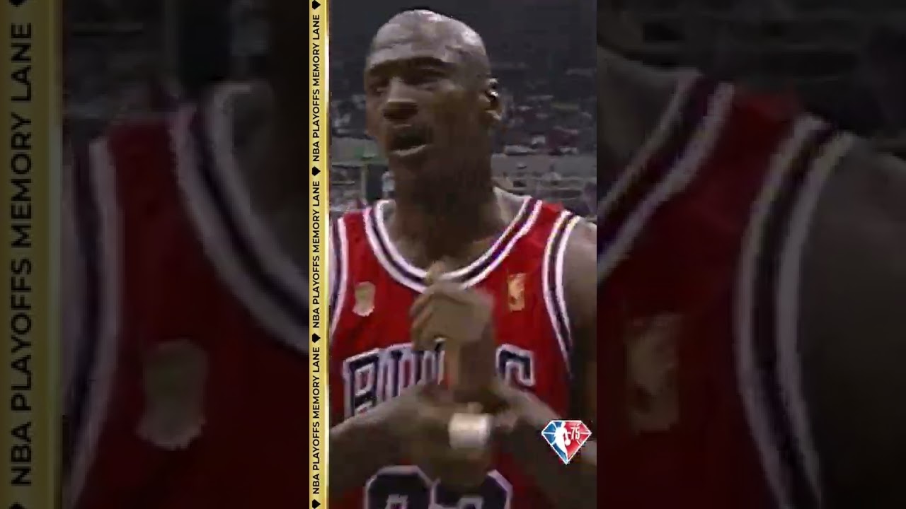 Download Look your best in Michael Jordan's iconic Chicago Bulls