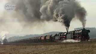 3 Dampfloks an einem Güterzug. Eine Sinfonie in Dampf und Klang