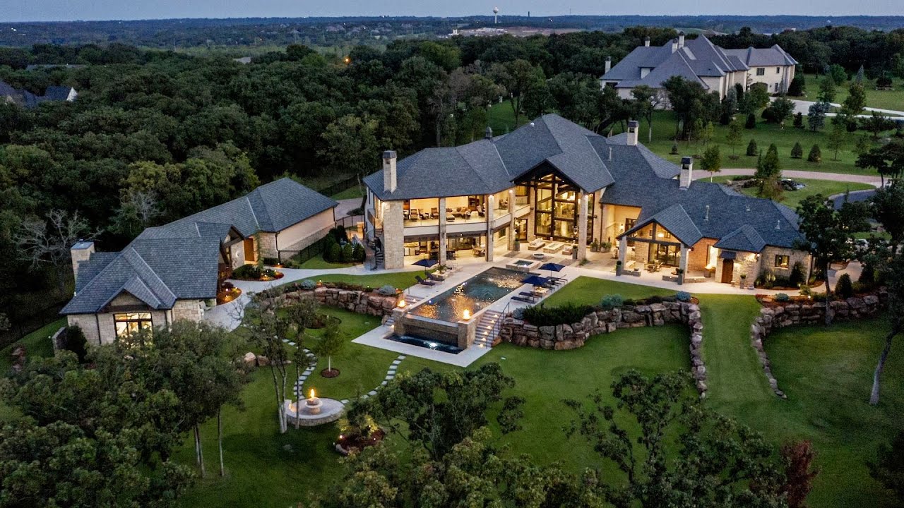 ⁣This $5.5M Transitional Masterpiece with over 12,000 SF of living unlike any residence in Oklahoma