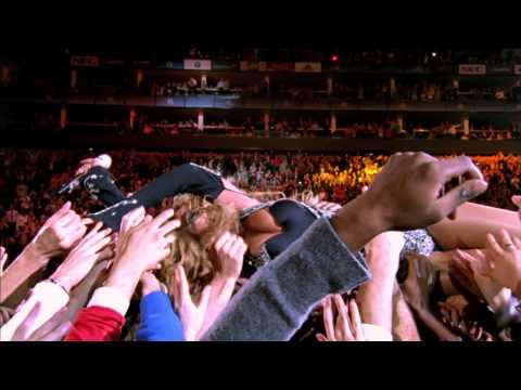 Beyonce stage diving during \