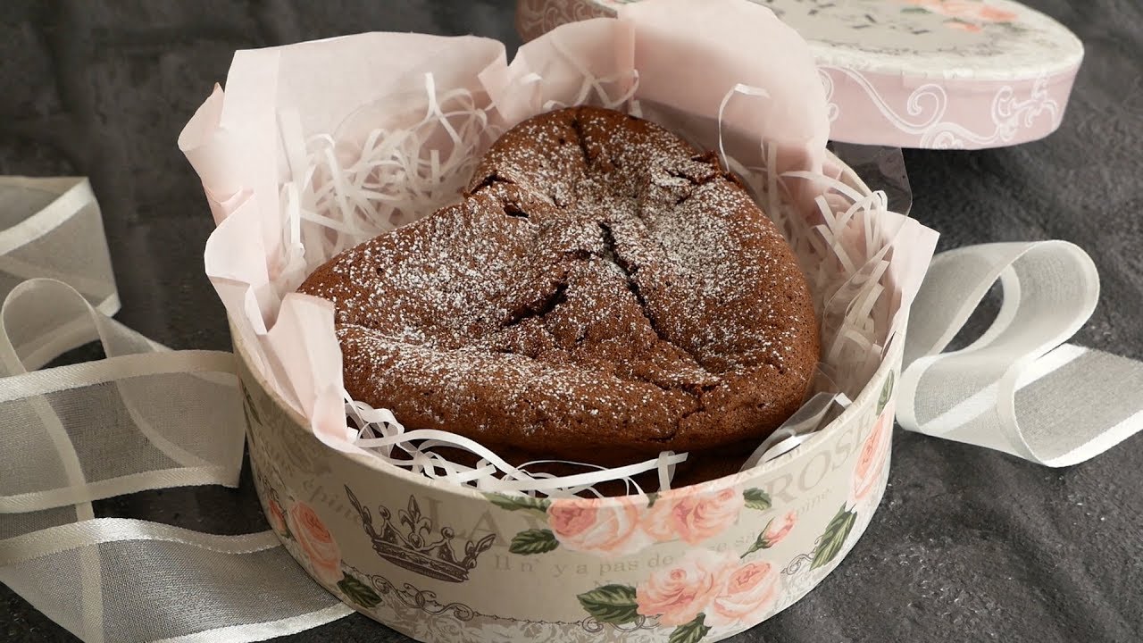ダイソーの型で作るハートガトーショコラ Heart Chocolate Cake Valentine Youtube