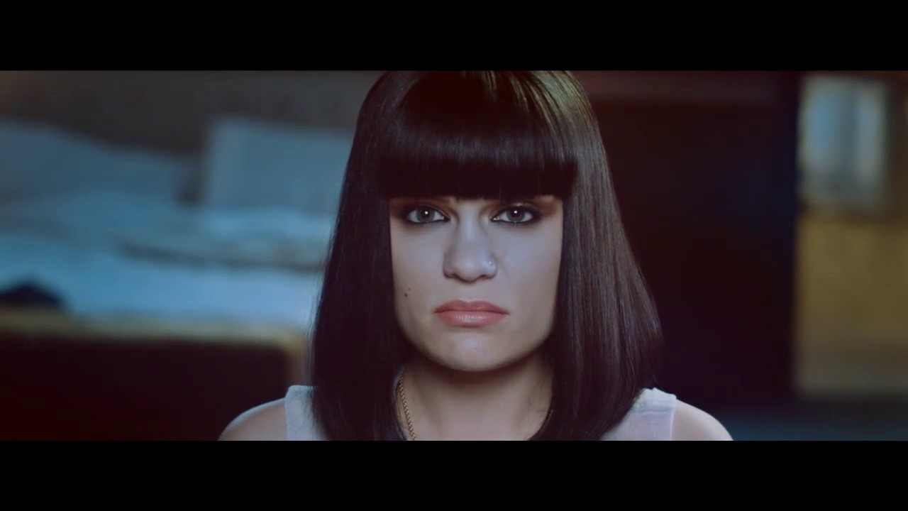 Jessie j клипы. Jessie j money. Песня 99 Джесси. Песня money Jessie j. Песня мисс плиз