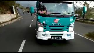 Elf Giga Karoseri Adi Putro