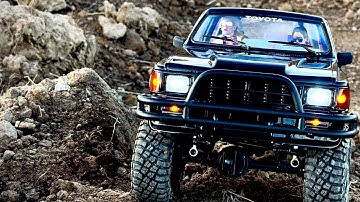 Toyota Hilux Xtracab Slow Crawling | RC4WD Trail Finder 2 | Hobbywing Fusion SE 1800KV #rccrawler