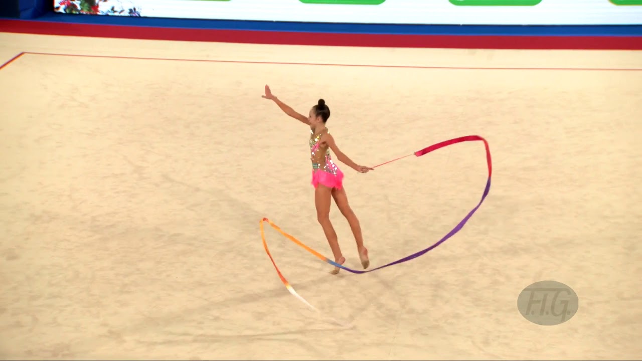 qualifications tradução IKROMOVA Takhmina (UZB) - 2019 Rhythmic Junior Worlds, Moscow (RUS) - Qualifications Ribbon