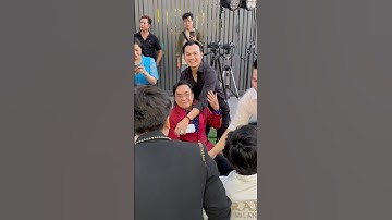 Bất ngờ Nsut Kim Tiểu Long ôm Nsnd Thanh Tuấn đầy quý trọng