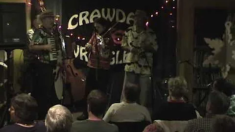 Crawdad Wranglers do  "Diggi Diggi Lo" on cajun ac...