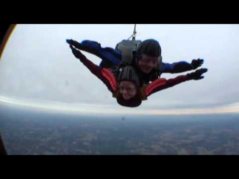 Skydive Monroe: Julie's tandem