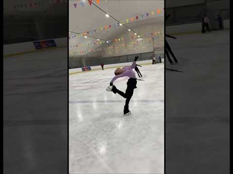 Учу новую позицию в заклоне🐝🌻 #фигурноекатание #любитель #figureskating #фигуристка #reels #shorts