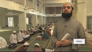 Pakistan: Islamists angry at new law against forced conversions