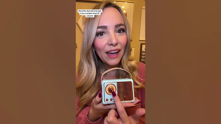 Cute vintage Bluetooth speaker for the holidays! #cozycountdown #christmas