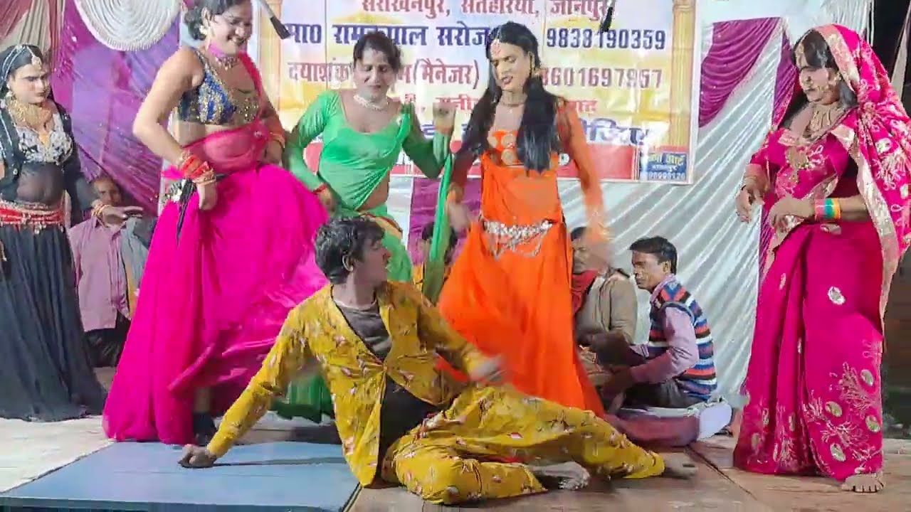 #Comedy हंसते-हंसते लोटपोट कर देने वाली मोनू जोकर की कॉमेडी #रामकृपाल_सरोज_की_नौटंकी