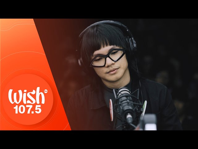 Unique performs “Sino LIVE on Wish 107.5 Bus class=