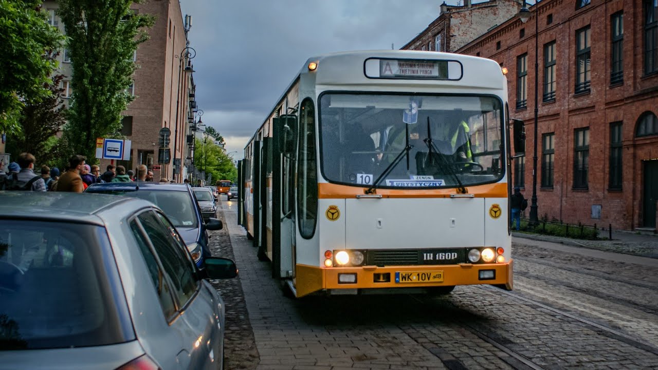 Noc Muzeów 2025 Parada Zabytkowych Autobusów i Tramwajów