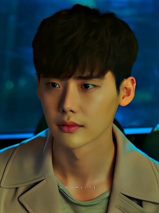 Rich Boyfriend Saves Her From The Cops 😍💞 W Two Worlds ✨ #shorts #kdrama #leejongsuk #hanhyojoo