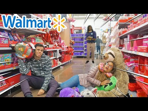 Бейне: Рафа Walmart мұрагерлеріне 200 миллион фунт стерлингке сатады