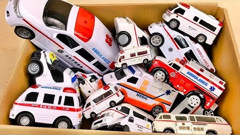 Ambulance minicars gather in a toy box! An ambulance runs down a slope with its siren blaring!