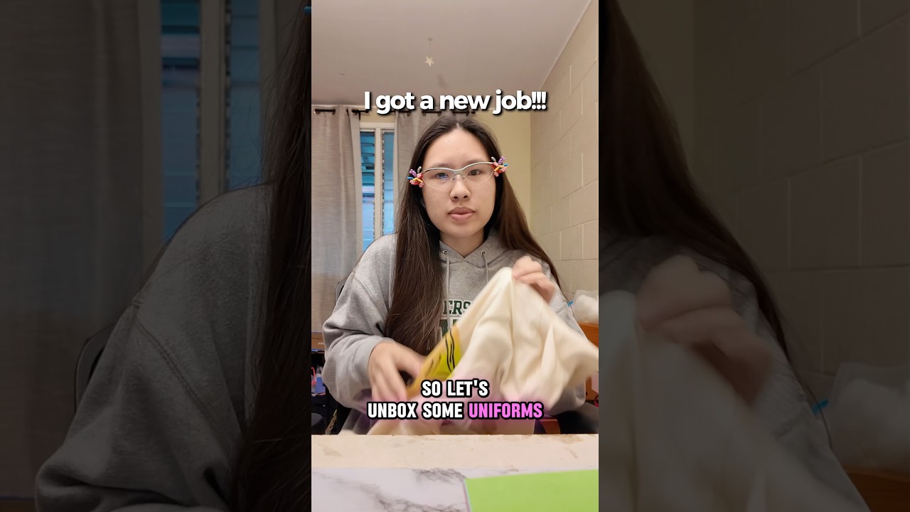 Я устроилась на новую работу в Ansnation, так что давайте посмотрим на мою новую униформу! *из ма...