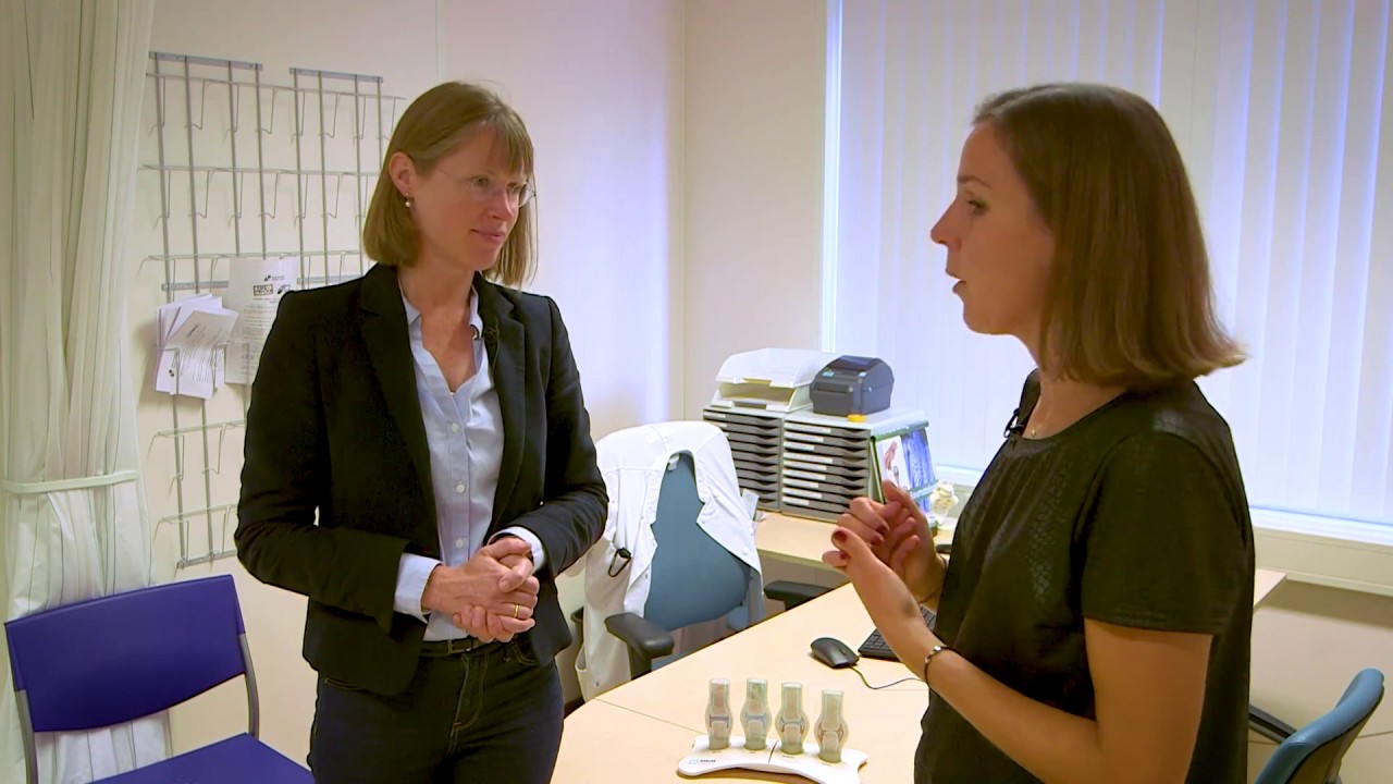 Reumareporter Maike op bezoek bij Annette van der Helm  in het LUMC