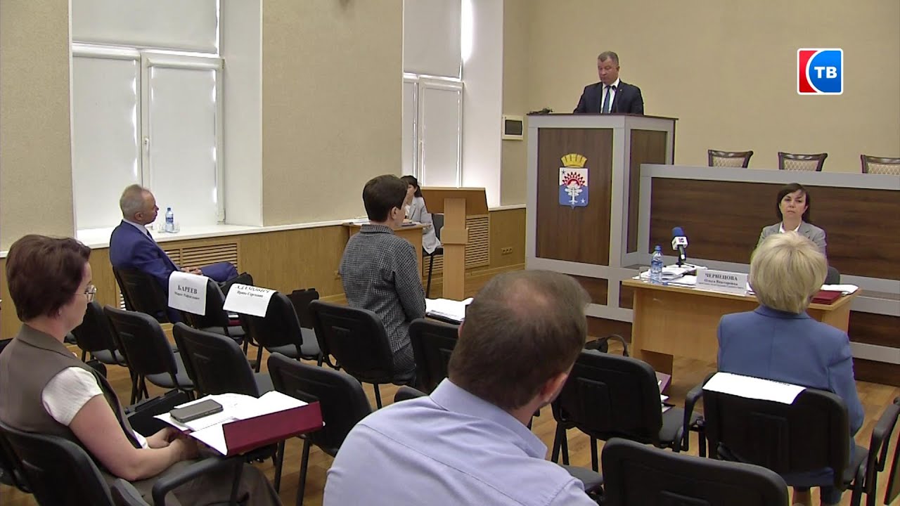 Глава СГО Василий Сизиков представил в Думе отчет о результатах деятельности за 2022 год