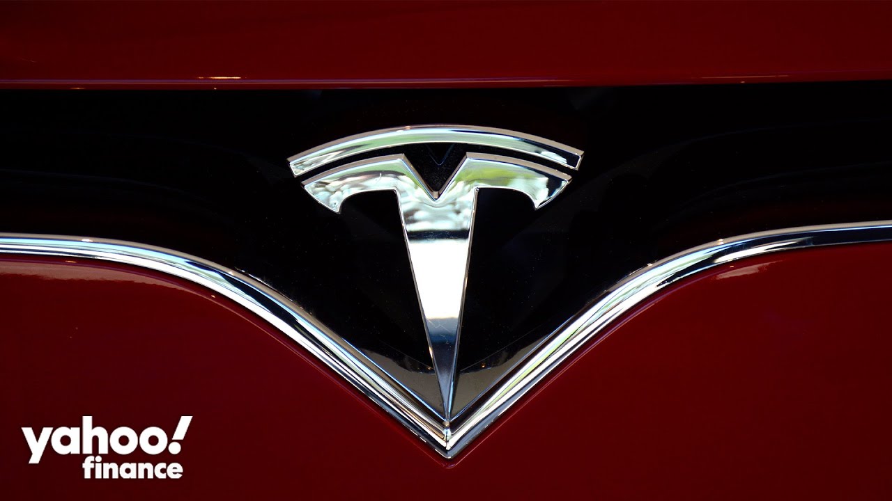Tesla stock drops to 2-year low as Musk manages Twitter chaos