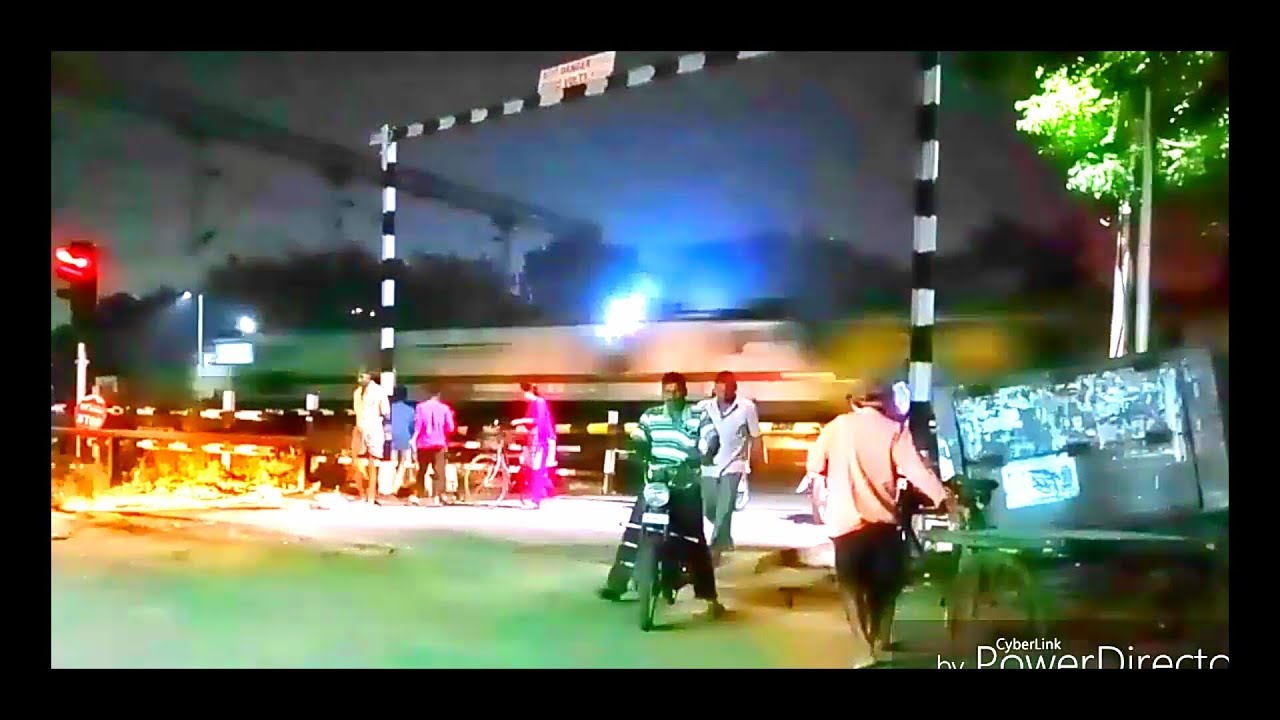 camera iphone 8 plus apk _// Yesvantpur Howrah Hybrid LHB DURONTO express | HOG WAP7 | Chirala \\_