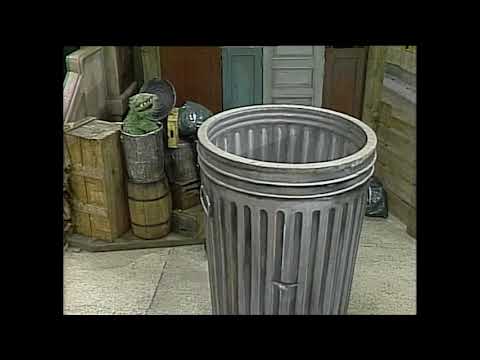 Sesame Street – Oscar and the Snuffleupagus trashcan